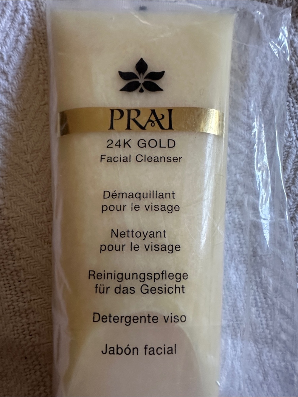 PRAI 24K Gold Facial Cleanser 8oz